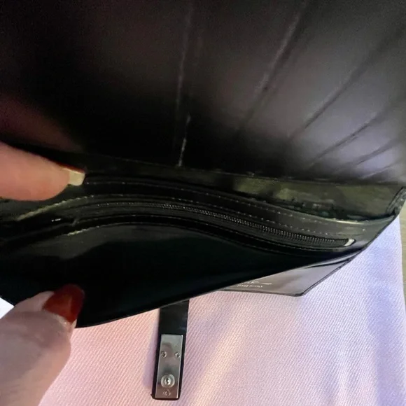 Salvatore Ferragamo Black Leather Women's Wallet - Picture 11 of 13